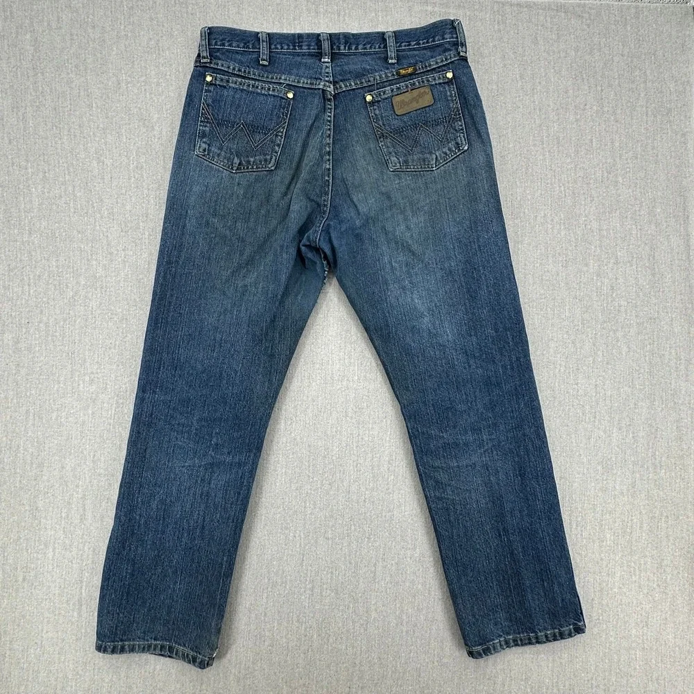 Wrangler George Strait Jeans Mens 34x30 Blue Medium Wash Cowboy‎ FLAWED